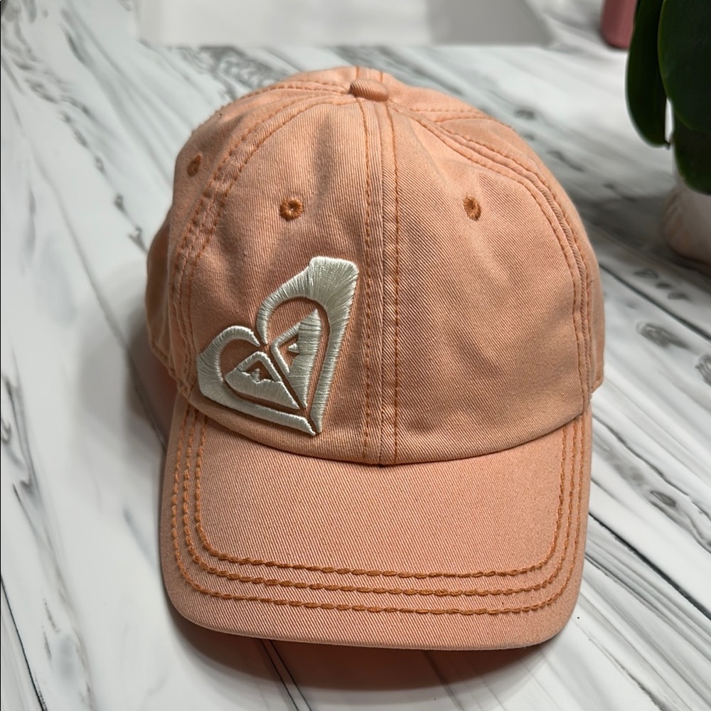 Women’s Peach Roxy hat